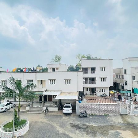 Hotel Rajdhani And Guest House Gujarat - Best Family Hotel In Halol Near Pavagadh And Halol Gidc Exterior foto