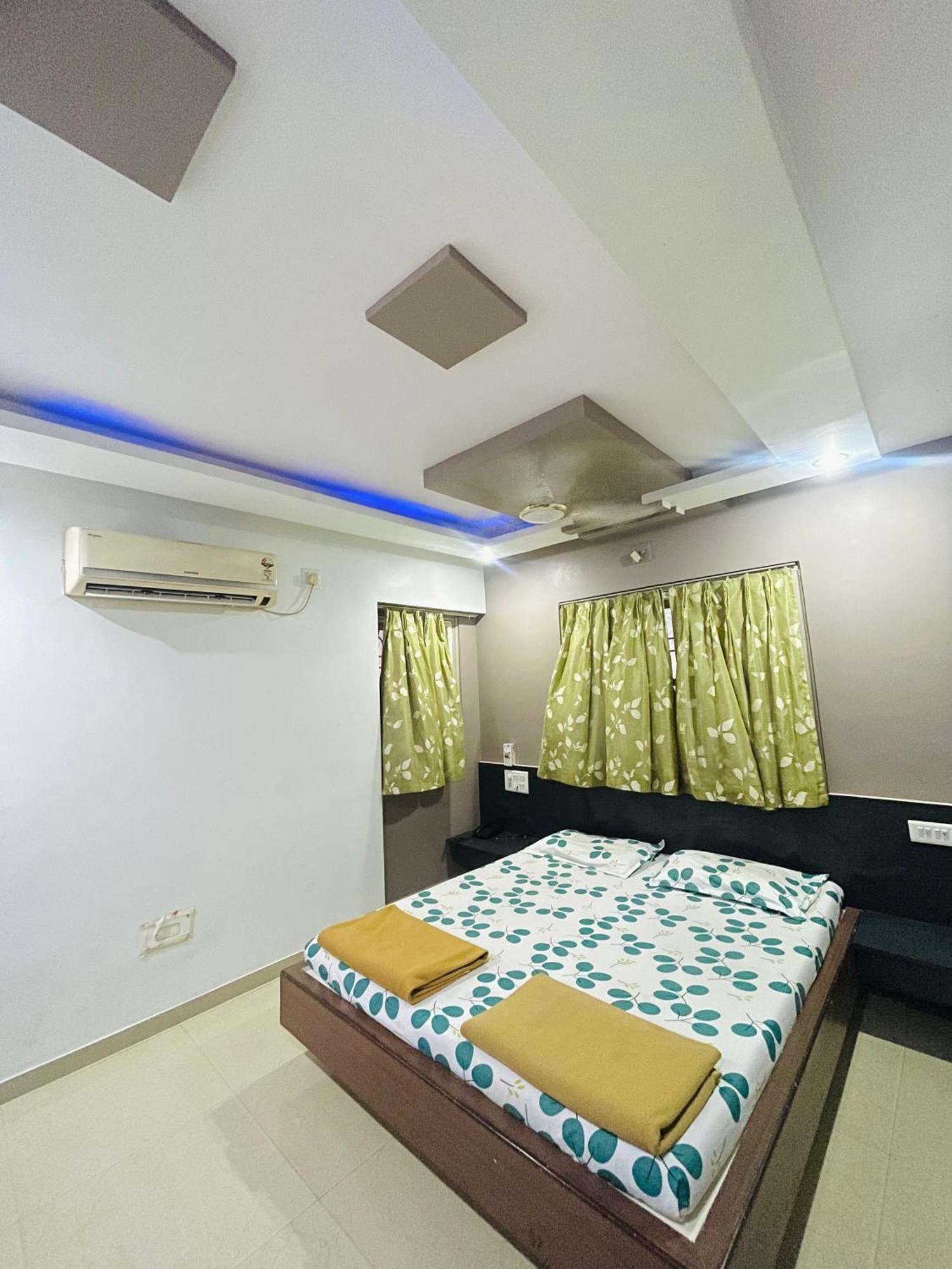 Hotel Rajdhani And Guest House Gujarat - Best Family Hotel In Halol Near Pavagadh And Halol Gidc Exterior foto