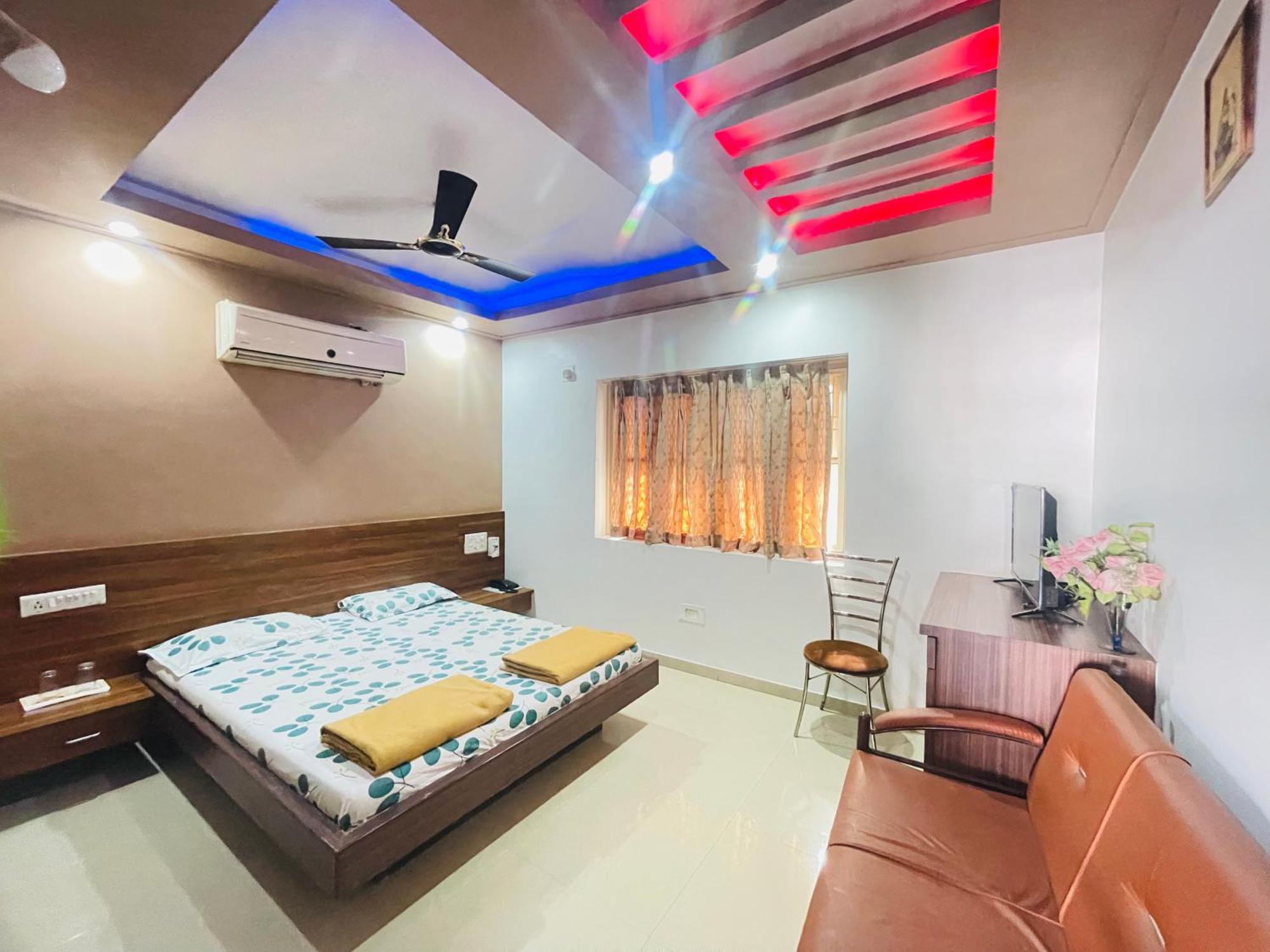Hotel Rajdhani And Guest House Gujarat - Best Family Hotel In Halol Near Pavagadh And Halol Gidc Exterior foto
