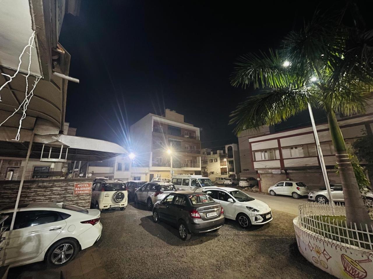 Hotel Rajdhani And Guest House Gujarat - Best Family Hotel In Halol Near Pavagadh And Halol Gidc Exterior foto